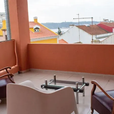 Piso Ideal Para Familias Con Espectacular Vistas Lisbona